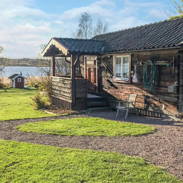 Beautiful Home In Botolfsbo With Sauna, hotel in Strand
