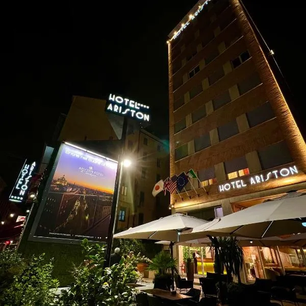 Hotel Ariston, hotel i Opera