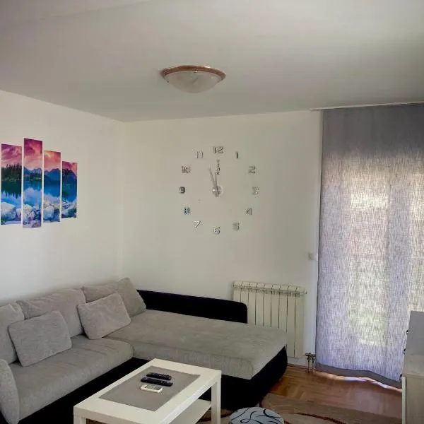 Apartman 4 you, hotel di Mirijevo