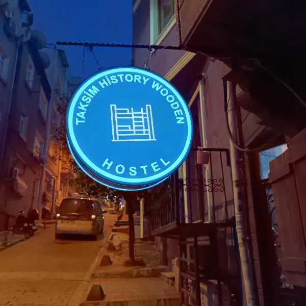 Taksim History Wooden Hostel, hotel in Istanbul