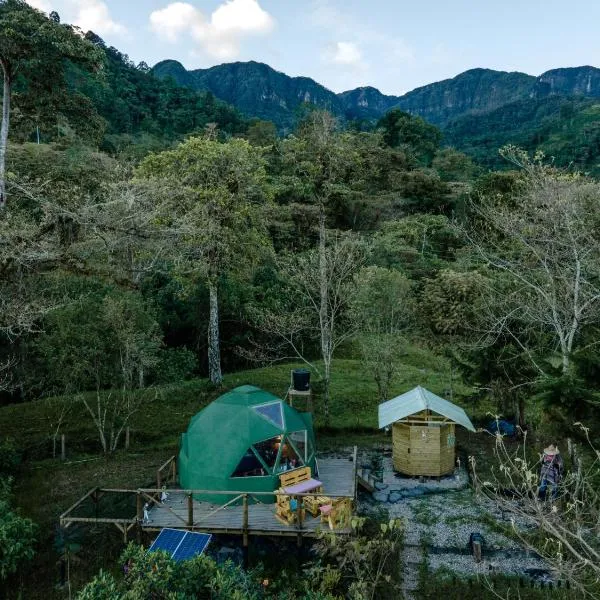 Yátaro Refugio Glamping, hotel a La Vega