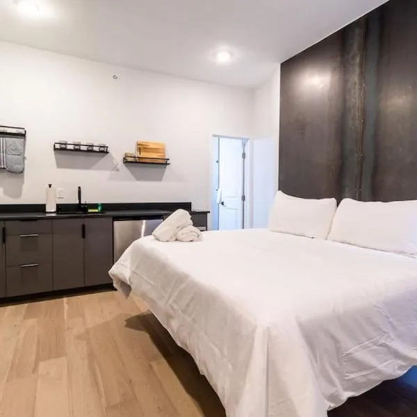 Thena Hotel- Lux Studio, hotel a Filadèlfia