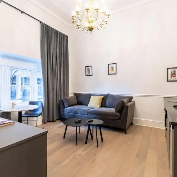 Thena Hotel - Ground Floor 1 Bedroom Suite, ξενοδοχείο στη Φιλαδέλφεια