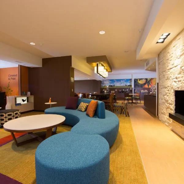 Fairfield Inn & Suites Burlington, hotel in West Burlington