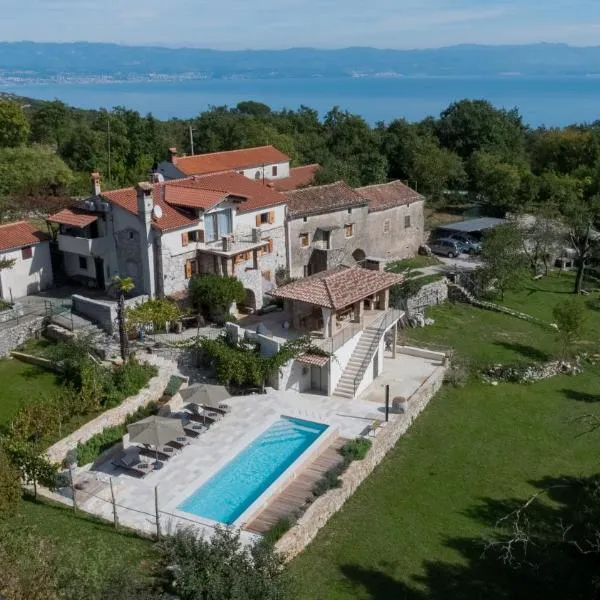 Holiday Home Oliti with Pool, hotel en Mošćenica