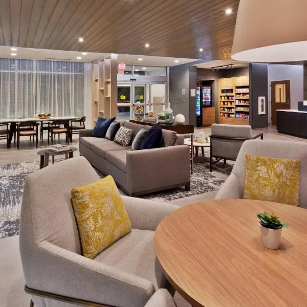 Fairfield Inn & Suites by Marriott Birmingham Colonnade, hotel em Birmingham