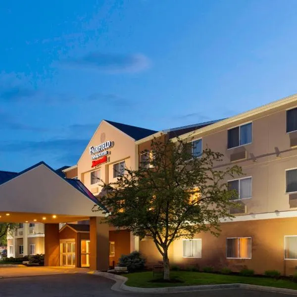 Fairfield Inn & Suites Grand Rapids: Cascade'de bir otel