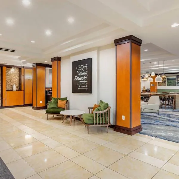 Fairfield Inn & Suites by Marriott Houston Conroe、Willisのホテル