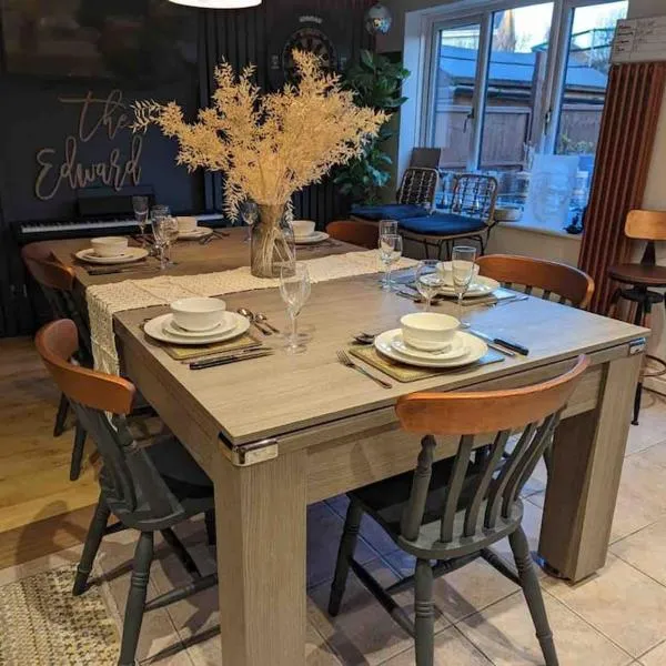 Cheerful 3-bed detached home, hotel in Nottingham