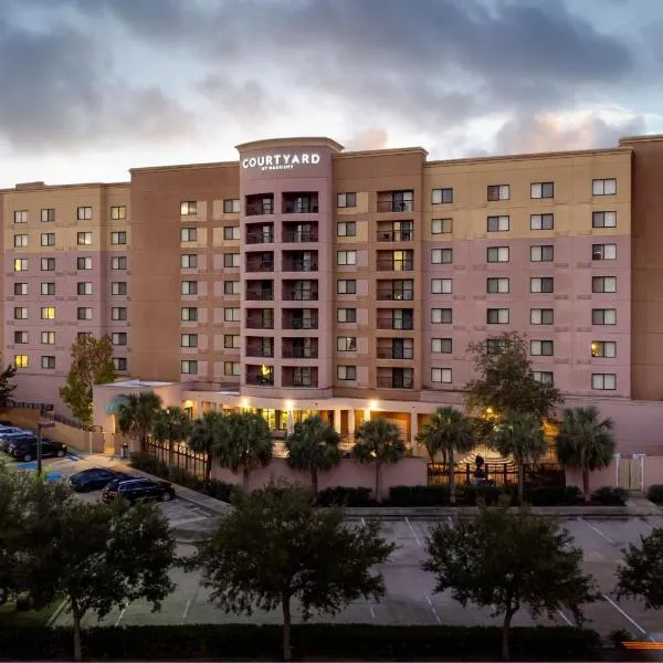 Courtyard by Marriott Houston Medical Center/NRG Park, hótel í Charter Bank Building Heliport