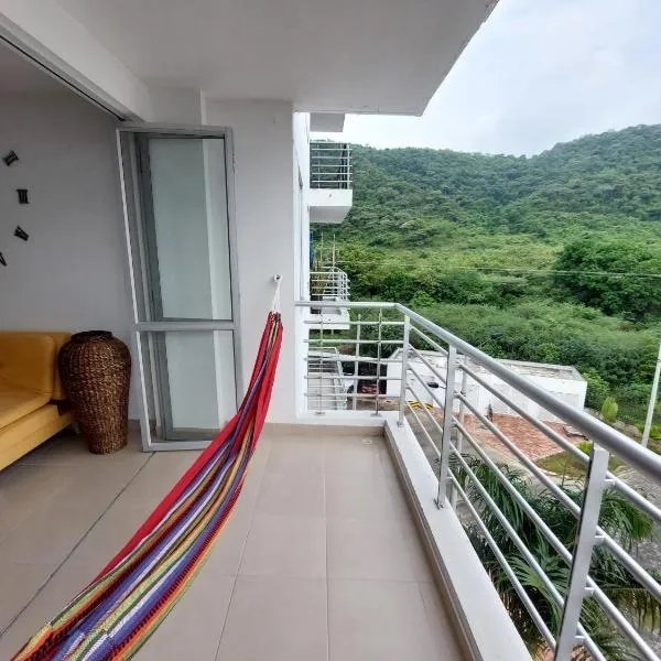 Apartamento Aqualina Orange Piso 5 Vista a Montañas 2 Habitaciones, hotel en Chicoral