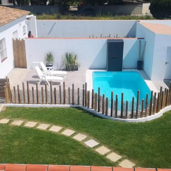 Alojamientos con piscina privada y cerca del mar, mire las fotos y elija el suyo, le esperamos, hotel v destinaci Chiclana de la Frontera