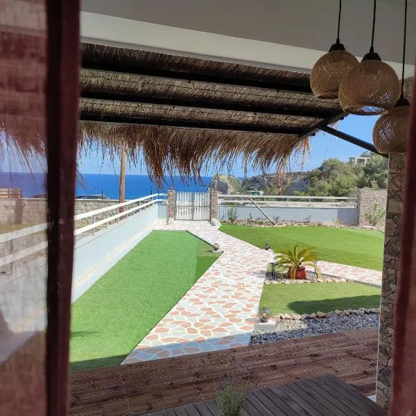 Kalokairini Avra, hotel v destinaci Archangelos