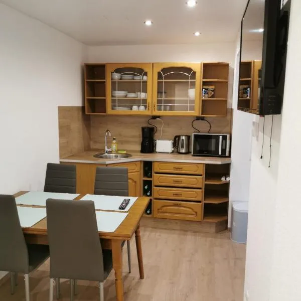 Haus am Nymphensee2, hotel en Brieselang