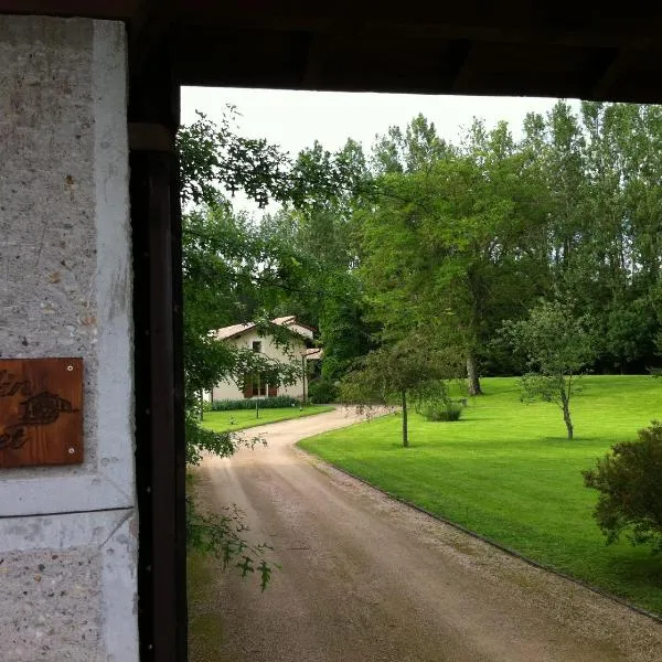 MOULIN CROZET, hotel em Saint-Trivier-sur-Moignans