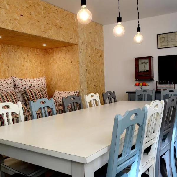 Lab Hostel Nazare, hotel in Nazaré