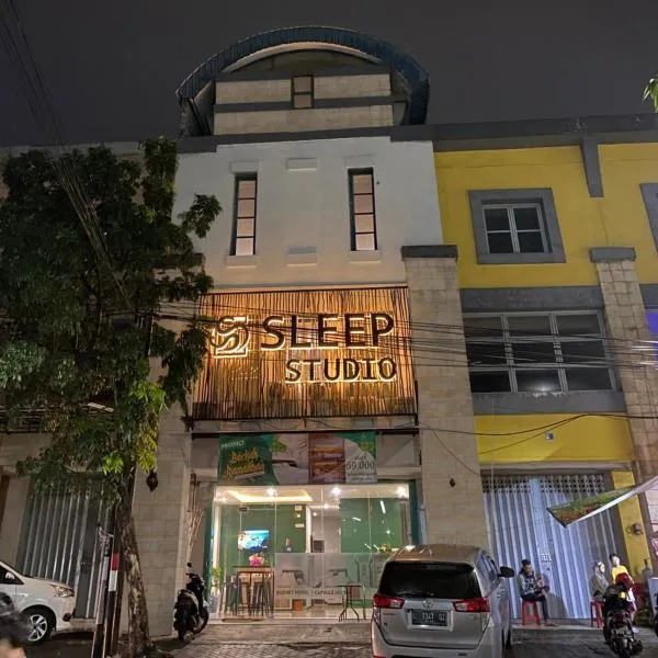 Sleep Studio Hotel City Center Surabaya, hotel di Tembok