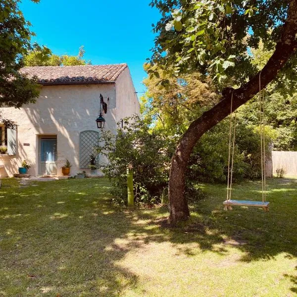 Clos Labellie - Gîte et Chambre d'Hôtes à Saint-Emilion، فندق في Lugaignac