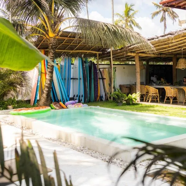 7BD Surf House, hotel in Ahangama