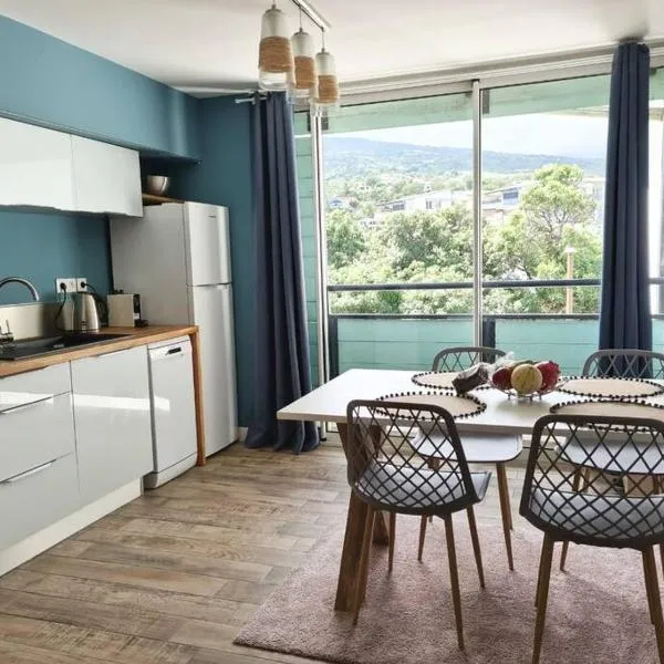 Studio56 - Logement Design et Cosy à Etang Salé, hotel di Étang-Salé