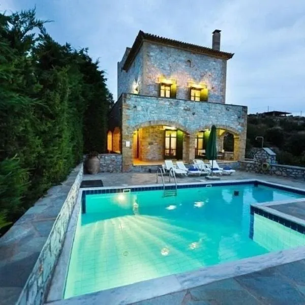 SOFIA, Luxury Stone Villa in Stoupa with Private Pool, BBQ and Amazing Sea View, hotel en Stoupa