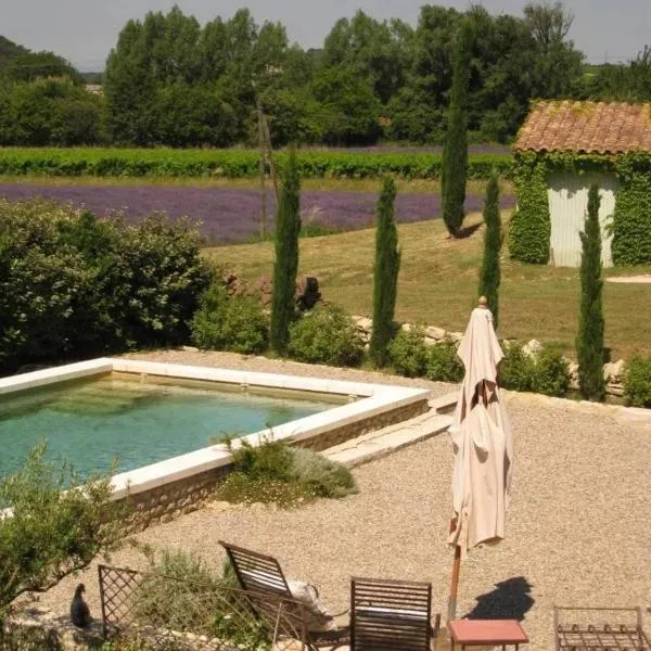 Une chapelle en soie, hotel in Taulignan