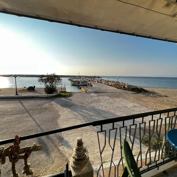 Fenia's Beachfront House, hotel Szkála Kaliráhiszban