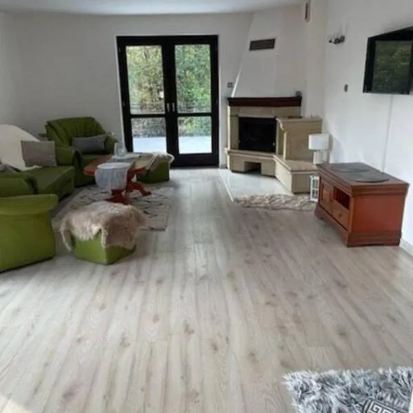 Urokliwy dom w Nowym Sączu, hotel em Nowy Sącz