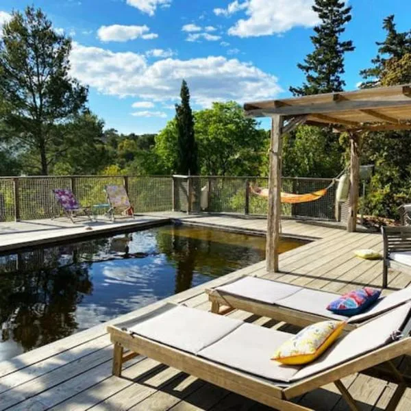 Jardins d'ailleurs suite avec piscine et terrasse, viešbutis mieste Nimas
