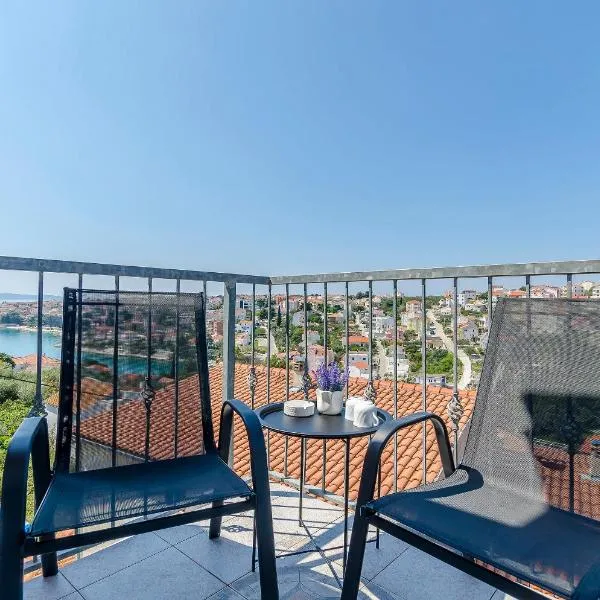 Apartmani Lorena, hotel di Okrug Gornji