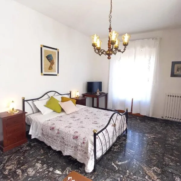 OPERA21 TUSCANY SINGLE HOUSE LUCIGNANO: Lucignano'da bir otel