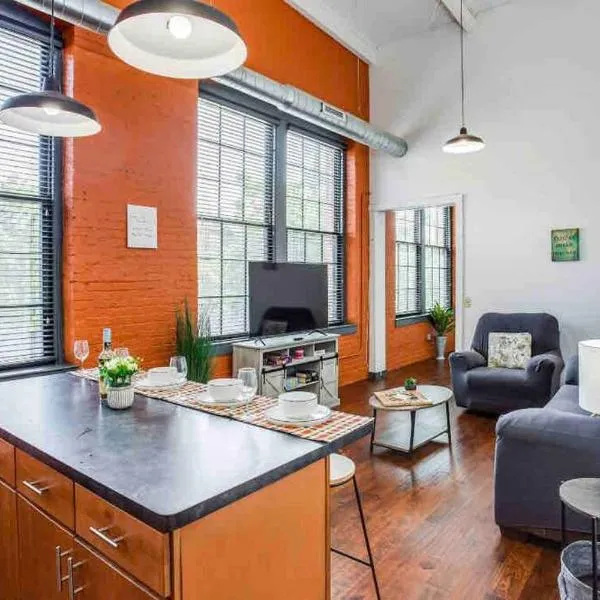 NY Style Centric Loft with King Bed by Park av., hotel v destinaci Rochester