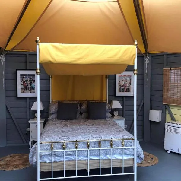 The Yurt at Les Forges, hotel in Saint-Sornin-la-Marche