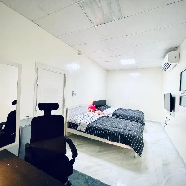 Private 2Bedroom Villa with T&B and Kitchenette near Abu Dhabi International Airport, hotel v destinaci Abu Dhabi