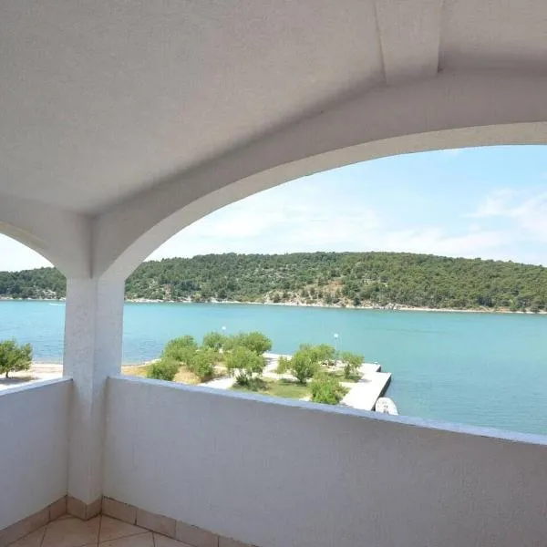 Apartments Zlatko, hotel v destinácii Jadrtovac