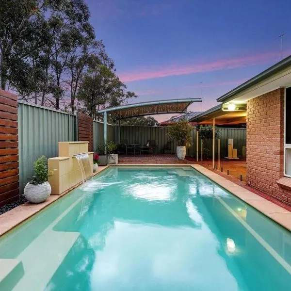 Blue Haven Retreat - Glenmore Park Pool Home, hotel in Glenmore Park