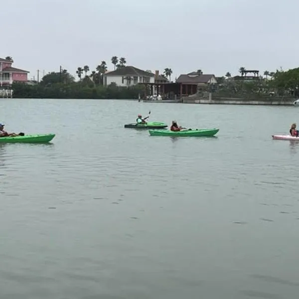 White Sands Inn, Marina, Bar & Grill, hotel di Port Isabel