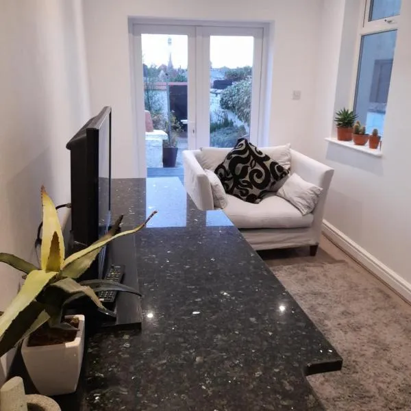 Fabulous terrace cottage, hotel a Blackpool