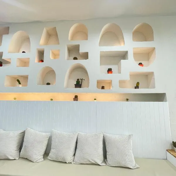 มินิมอลโฮลเทล, hotel v destinaci Ban Khlong Khachen