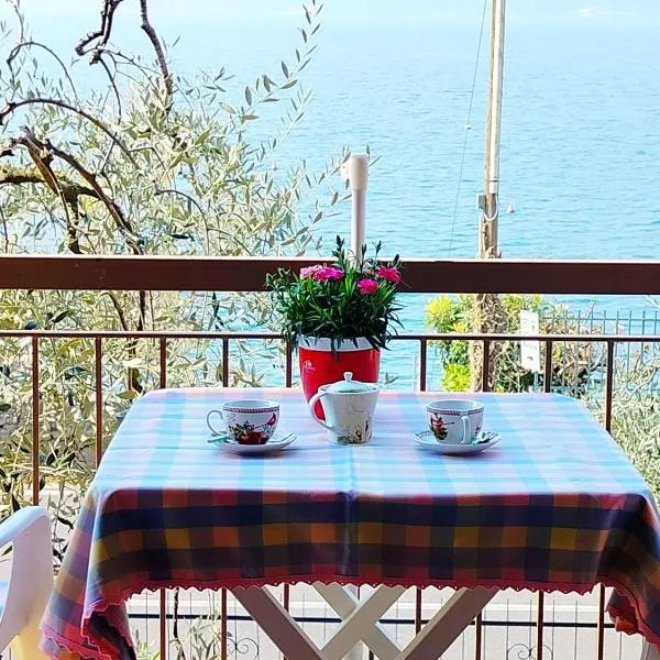 Lorena house, hotel em Brenzone sul Garda