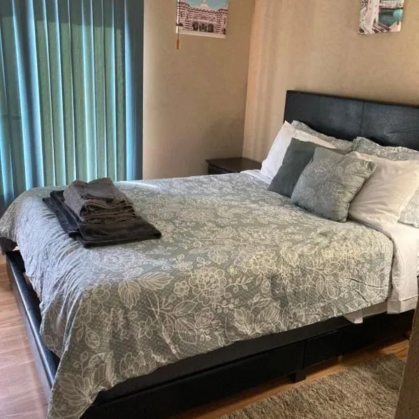 Irises House - private room in home, hotel di Kissimmee