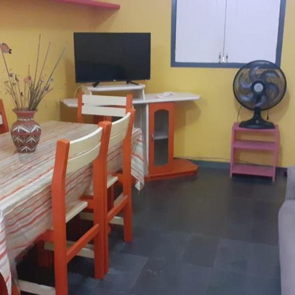 FLATS no Forte a 200m da praia, com 60 m2, 2 quartos com ar condicionado, cozinha completa, área de lazer, WIFI, piscinas, estacionamento, acomodam 8 pessoas, portaria 24H, ambiente familiar. - Foto 5