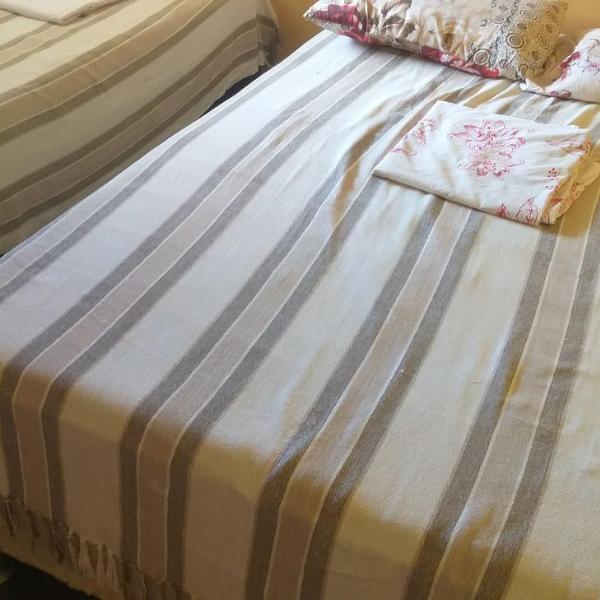 FLATS no Forte a 200m da praia, com 60 m2, 2 quartos com ar condicionado, cozinha completa, área de lazer, WIFI, piscinas, estacionamento, acomodam 8 pessoas, portaria 24H, ambiente familiar. - Foto 2