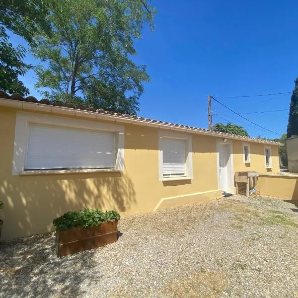 Villa Premium 3 étoiles sur Terrain clos de 300 M2, Hotel in Bagnols-sur-Cèze