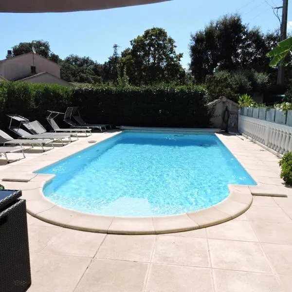 VILLA 4*, Piscine privée et accès direct à la Mer., hotel em Cervione