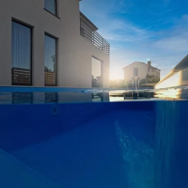 MarCante family Villa with a pool, hotel Porečben
