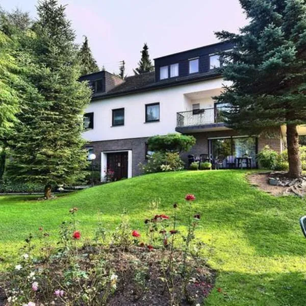 Ferienwohnungen Casa Ri(e)sig, hotel in Leiwen