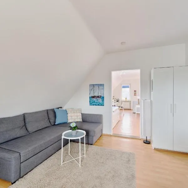 Ferienwohnung Fährnah Moba-Travel, hotel in Lübeck