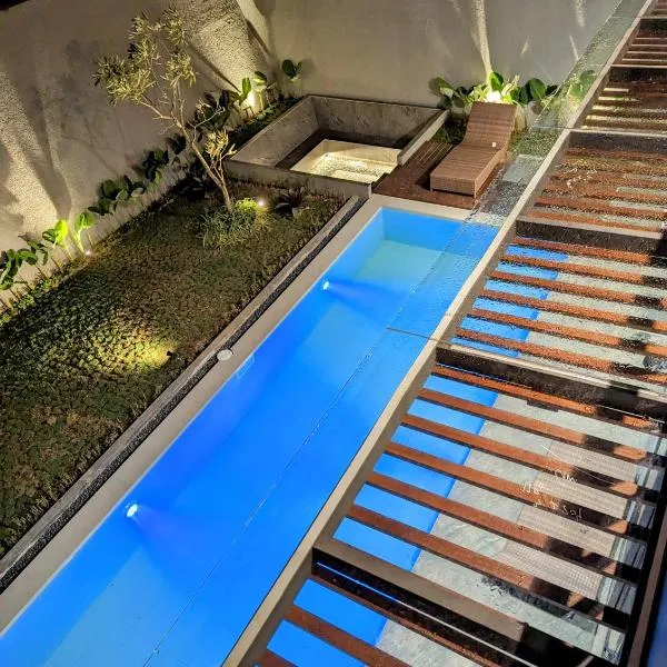 Cottonwood Exclusive Villa Sagarmatha @Puncak，茂物的飯店