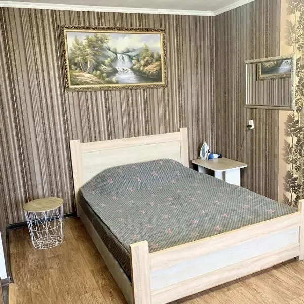 Апартаменты в самом Центре прПобеды 90, hotel din Cernihiv